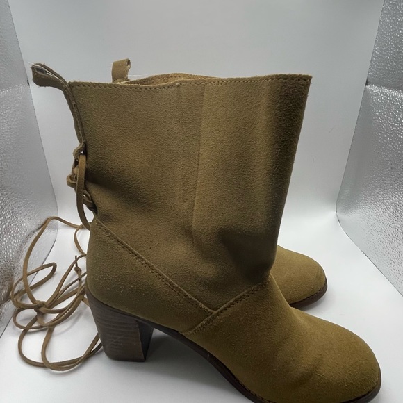 Toms Tan Lace Up Boots - Picture 5 of 6